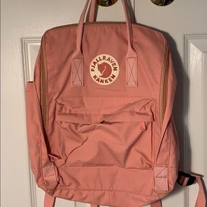 Fjallraven kanken backpack!!⭐️⭐️